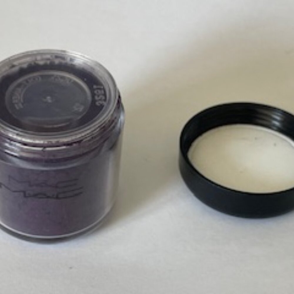 MAC Push The Edge Pigment